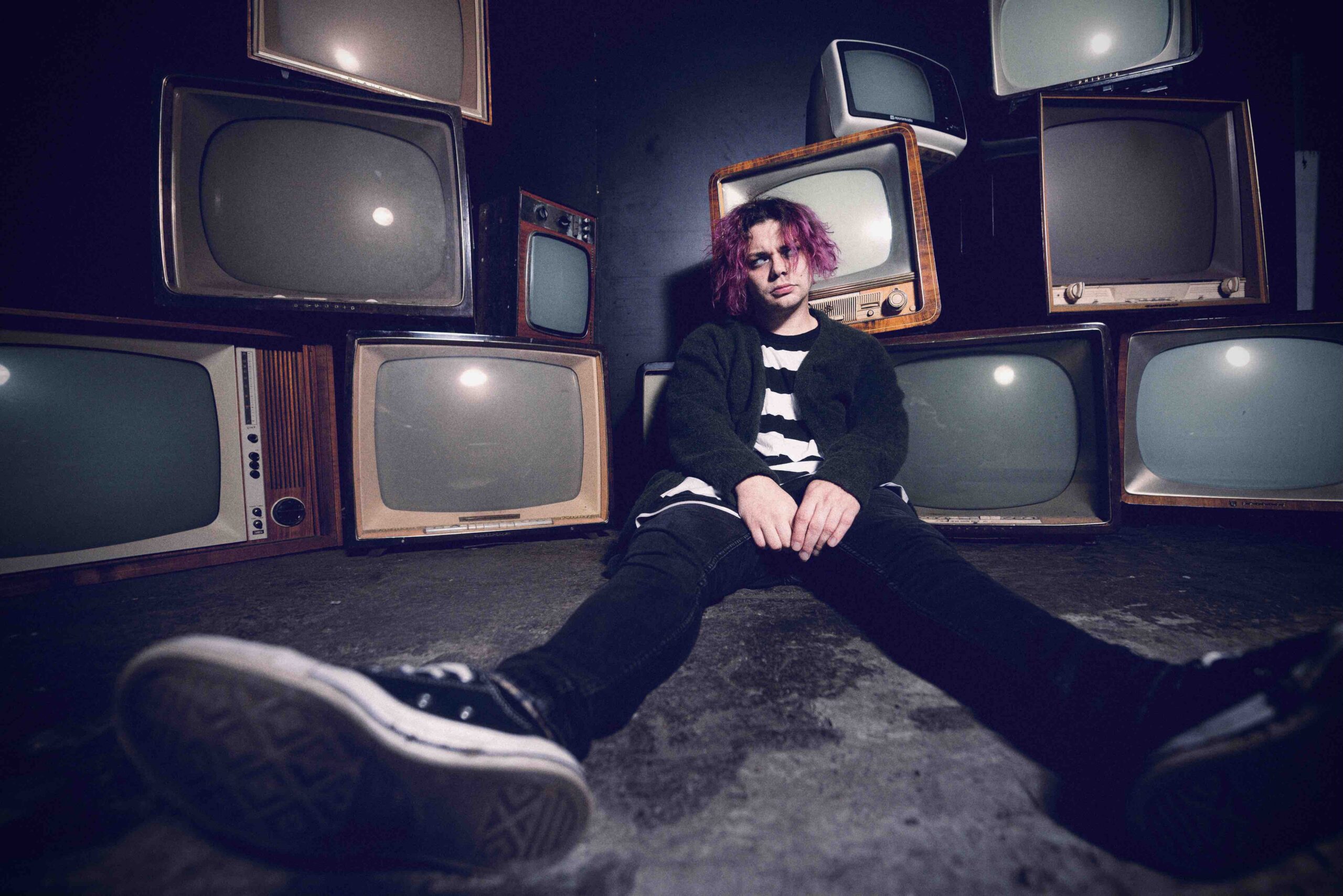 "Notsick3"   Ghostkid'S Catchy New Track - 3owb3yv
